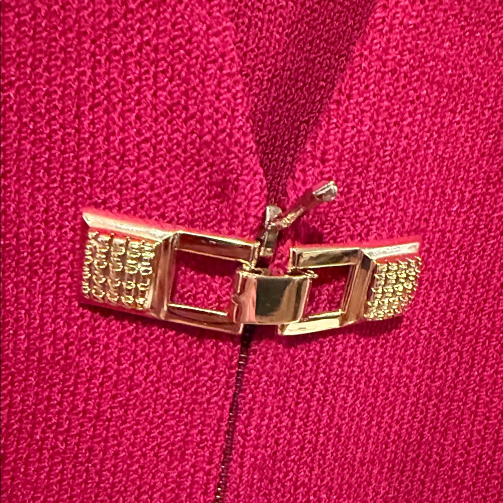 NWT St. JOHN Two Piece Suit Jacket 2 Skirt 6 ~ Red w/Gold Hardware Santana Knit - Picture 7 of 17
